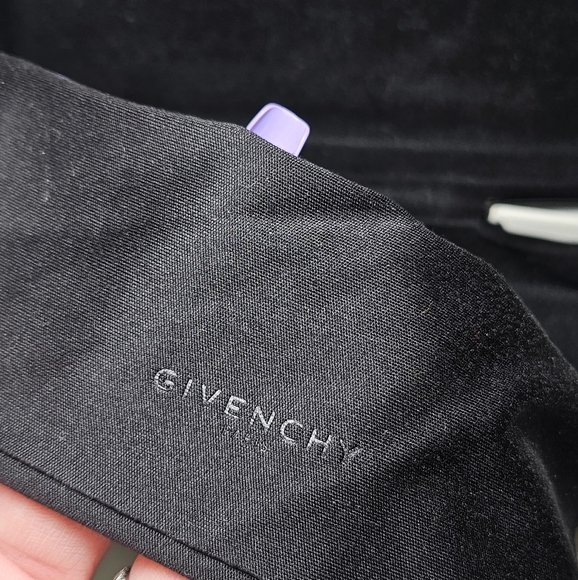 Givenchy Sunglass Case - Picture 5 of 9